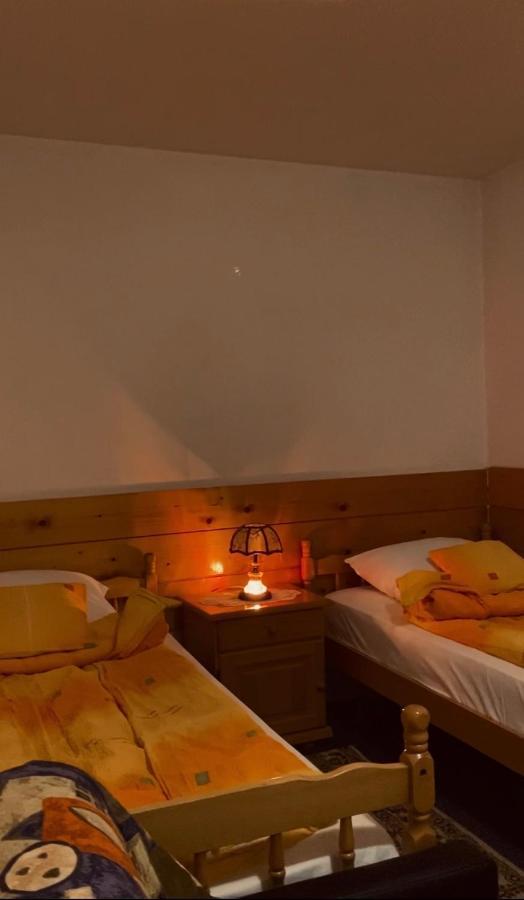 יהורינה Bed And Breakfast Vila Lala מראה חיצוני תמונה